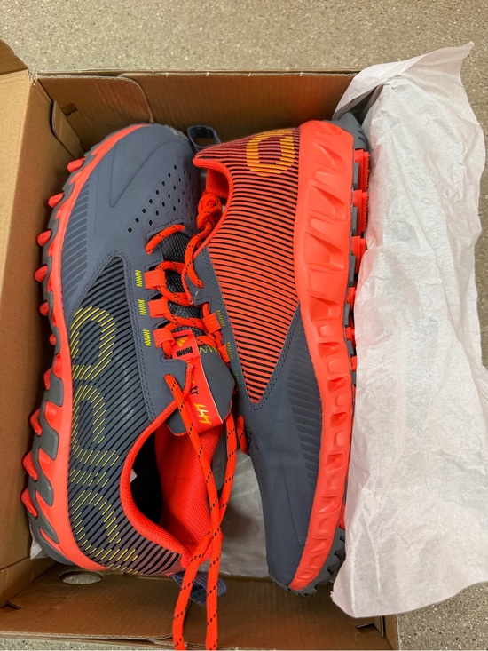 NWB Adidas Men’s Vigor Tr C76290 Trail Running Shoes Grey/red Size 9 main image 8